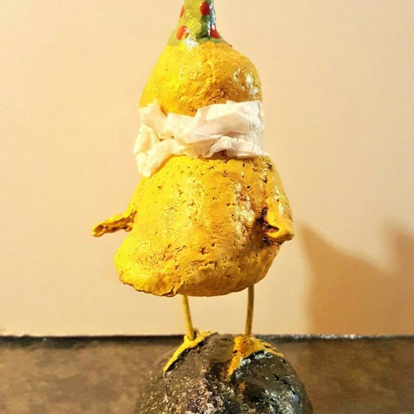 EASTER CHICK PEEP Statue Figurine Resin Vintage Decor 7.5